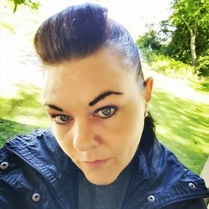 Meet your Posher, Jenn